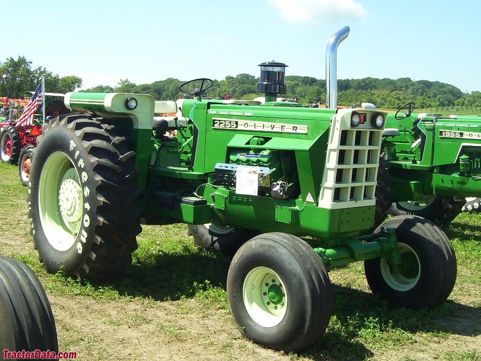 Tractor Oliver 2255 (4 WD)