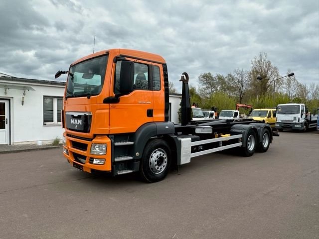 Truck MAN TGS 26.400 6X4H-2 BL