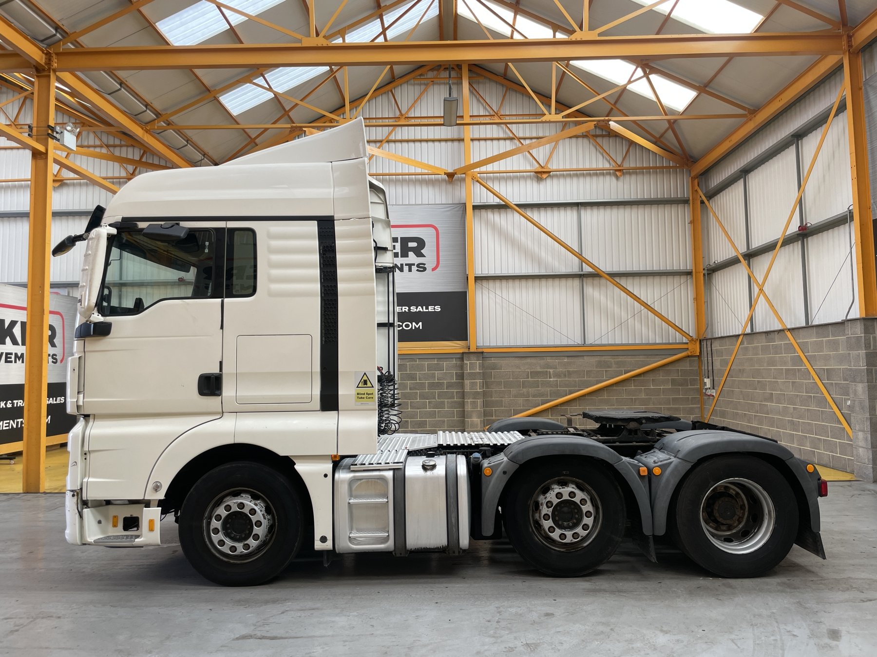 Lastwagen MAN TGX 26.480 6X2 BL