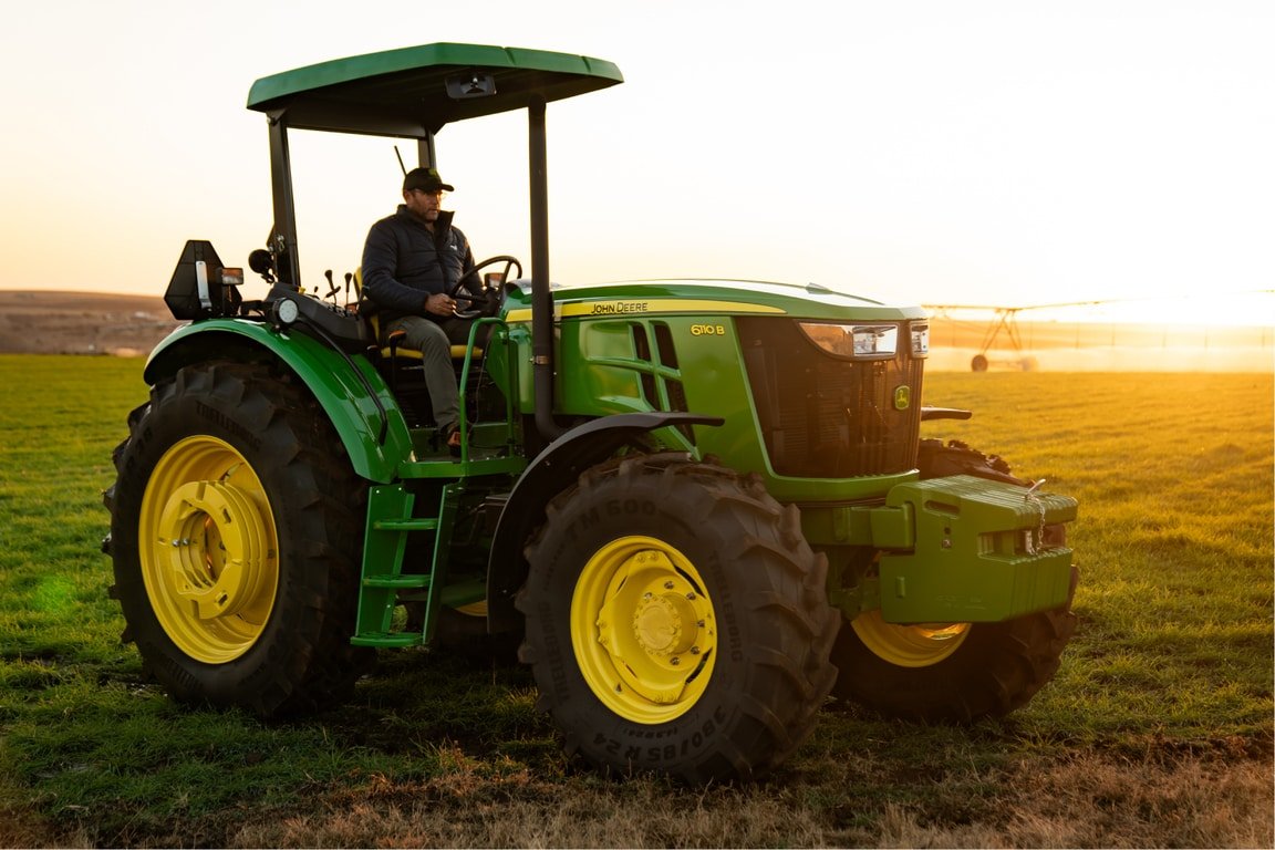 John Deere 610B