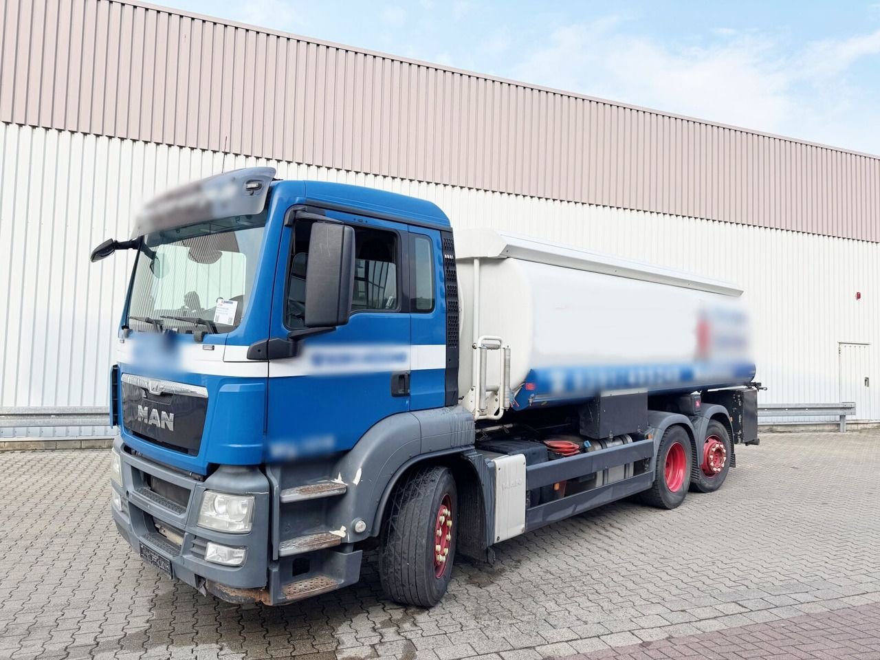 Truck MAN 26.400 6x2/4 BL CH