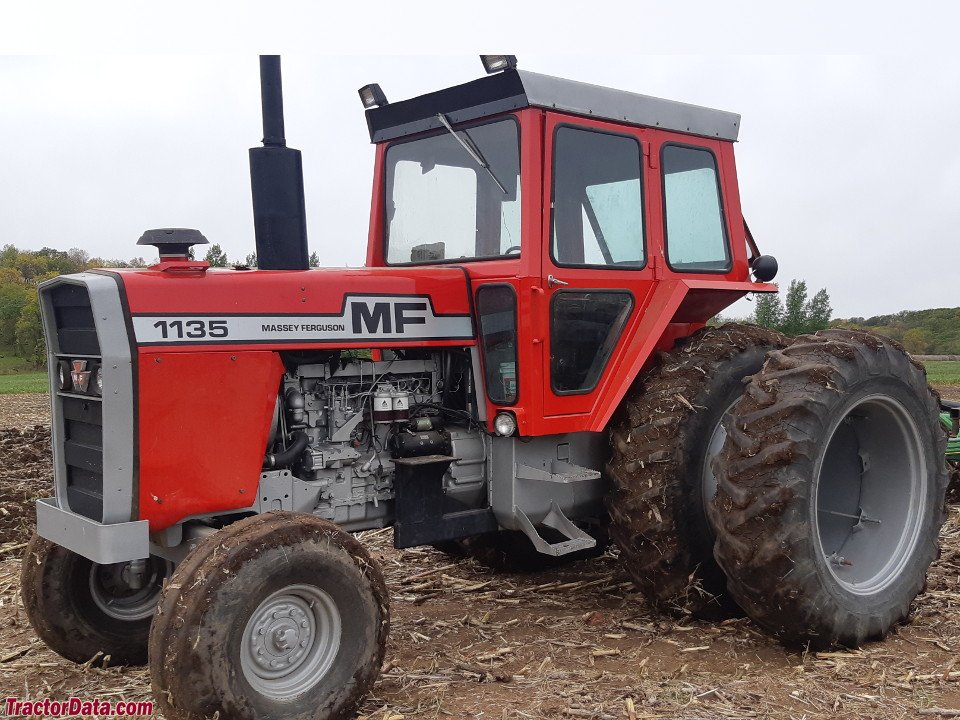 Tractor Massey Ferguson MF 1135