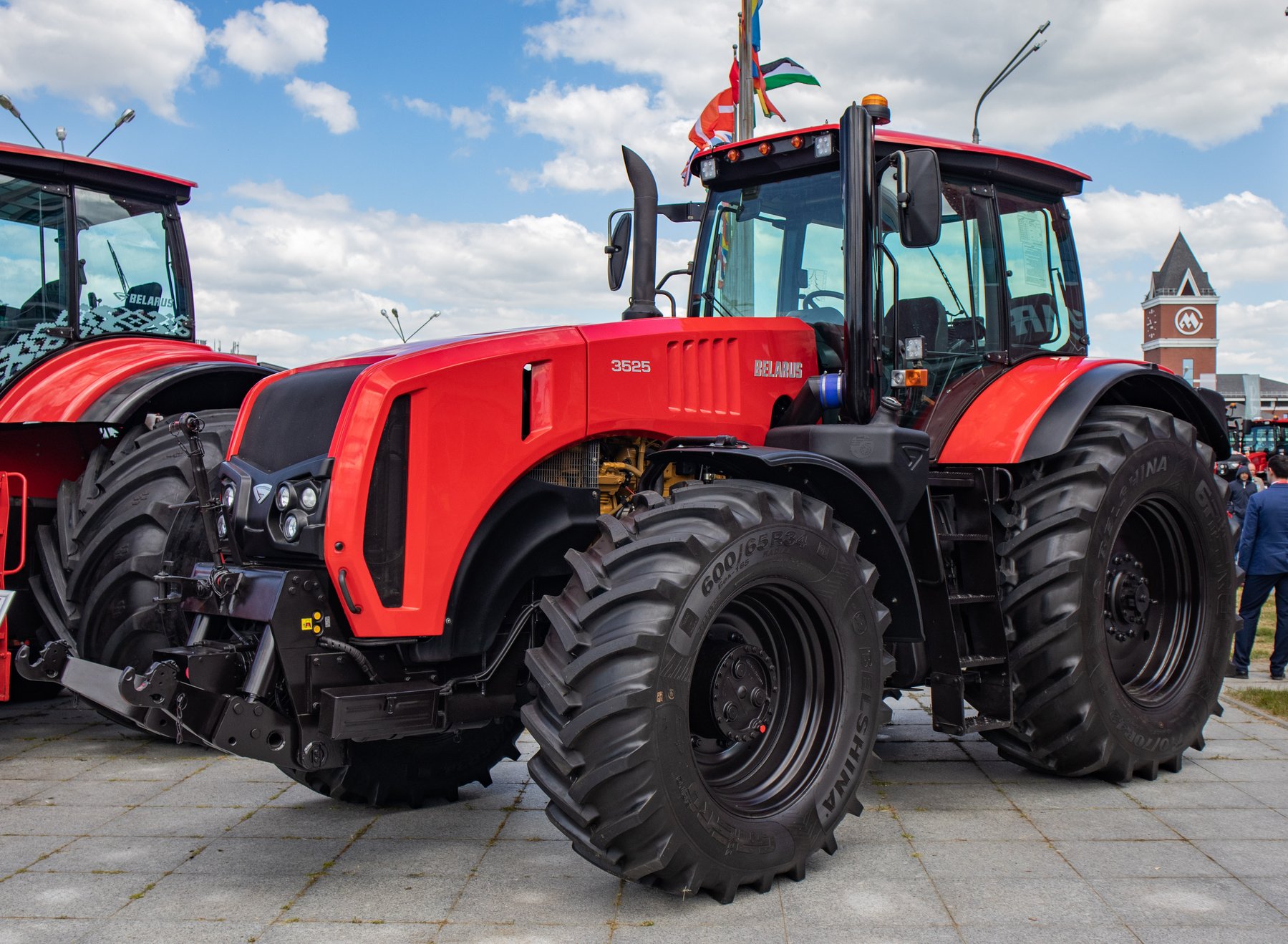 Tractor Belarus BELARUS-1021.5