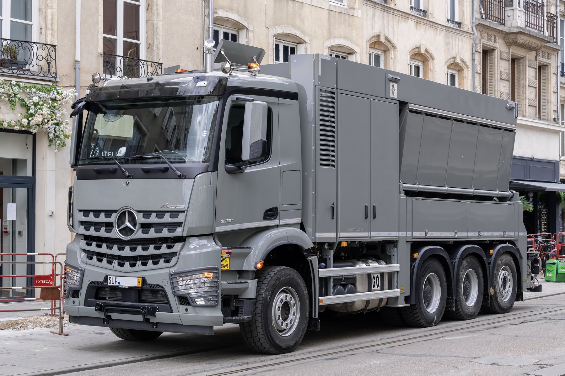 Truck Mercedes Benz Arocs 3251L 8x4