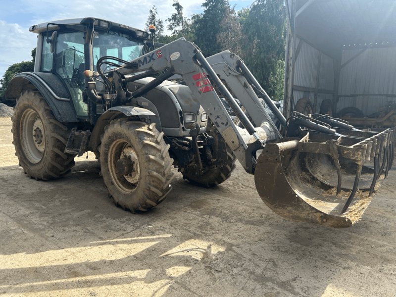 Valtra T121F