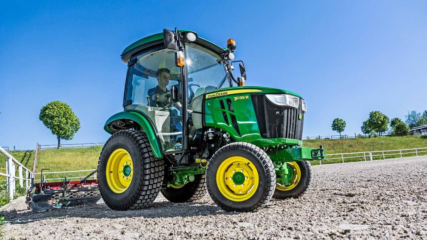 John Deere 3039R