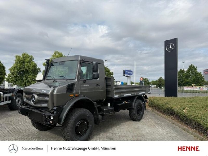 Tractor Mercedes Benz U4023
