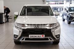Mitsubishi OUTLANDER 2.4 INTENSE+ CVT 4WDF PANELVAN