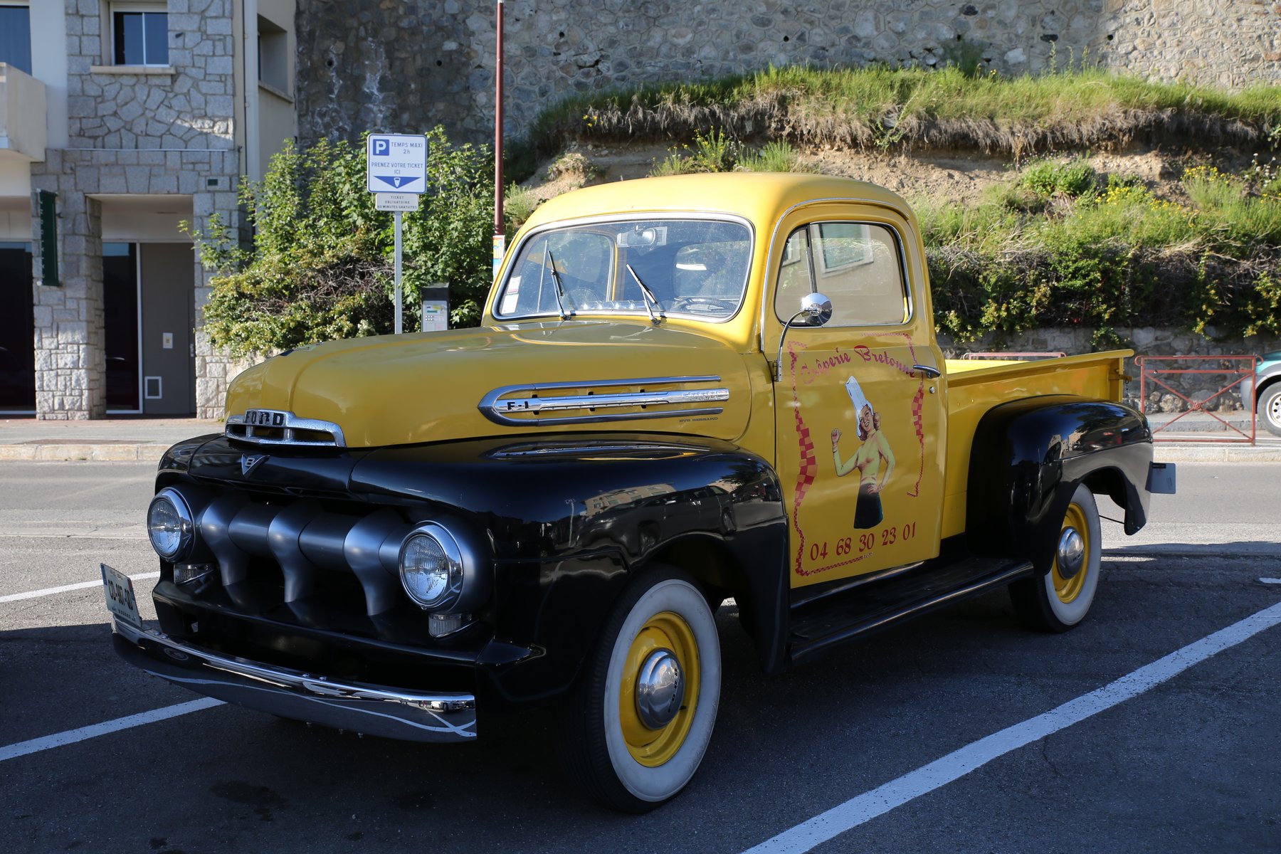 Van Ford F1 V8