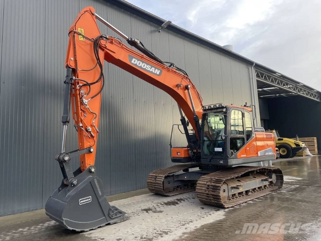 Excavator Doosan DX180LC