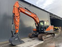 Doosan Bagger & Verdichtung