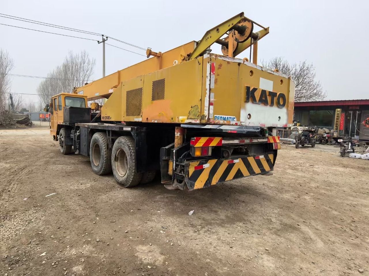 Mobile & rough terrain cranes Kato NK1200