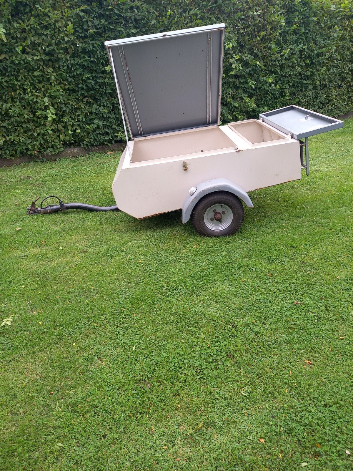Anhänger Pekawee AUTOAMBULANCE A