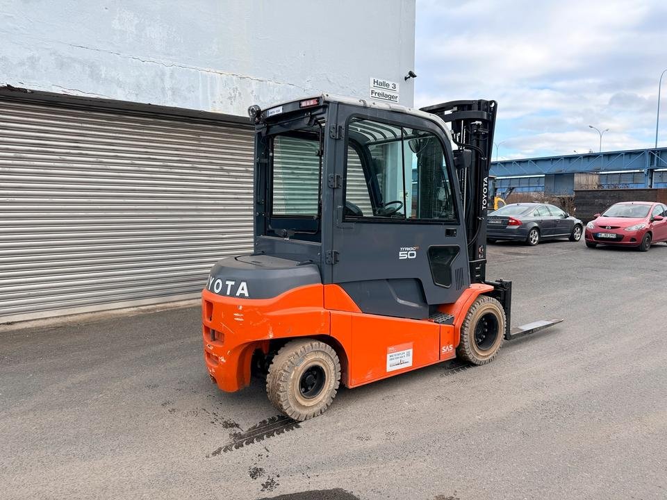 Forklift Toyota 05-8FBM35T